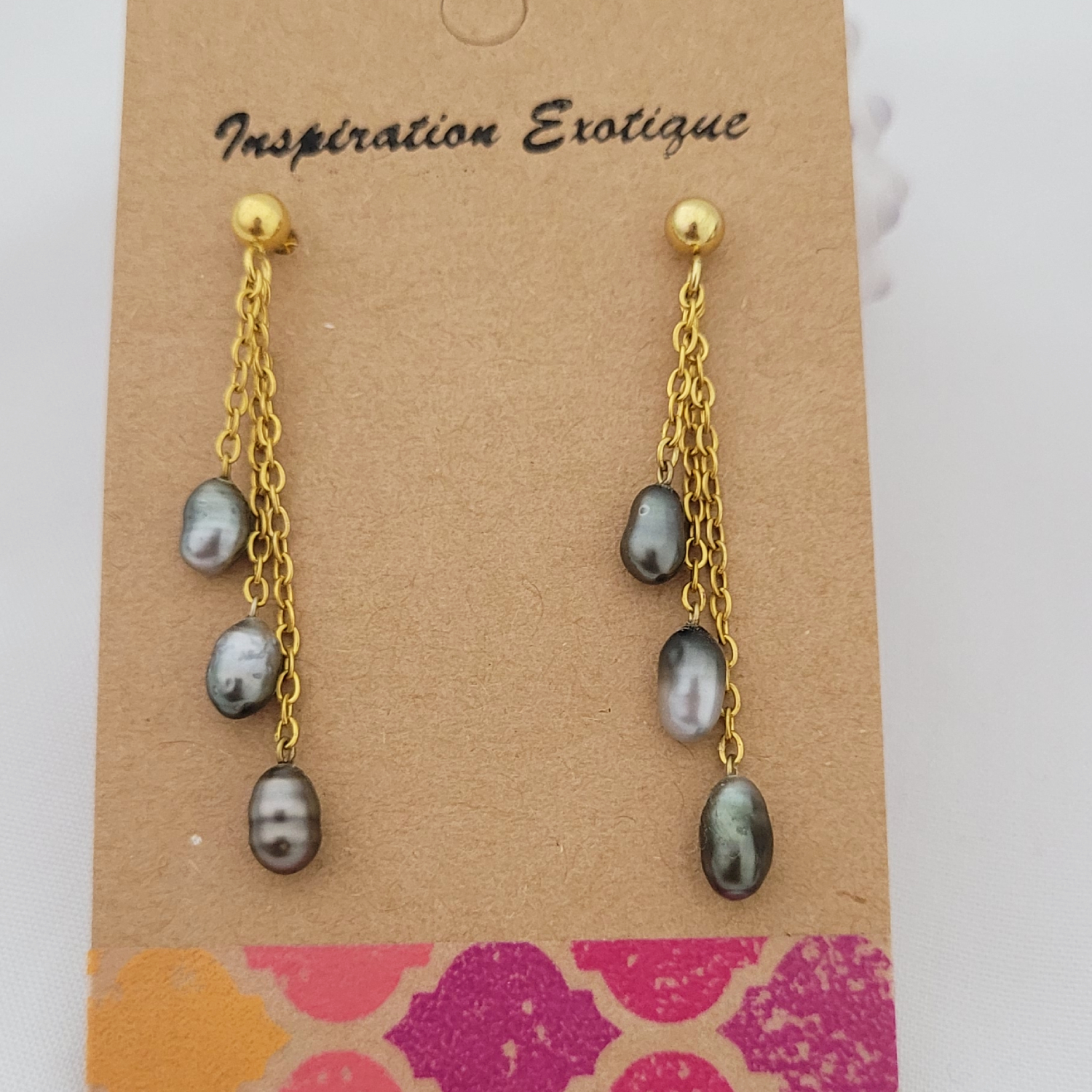 Boucles d'oreilles 3 chainettes avec keishis Tahiti – Image 3