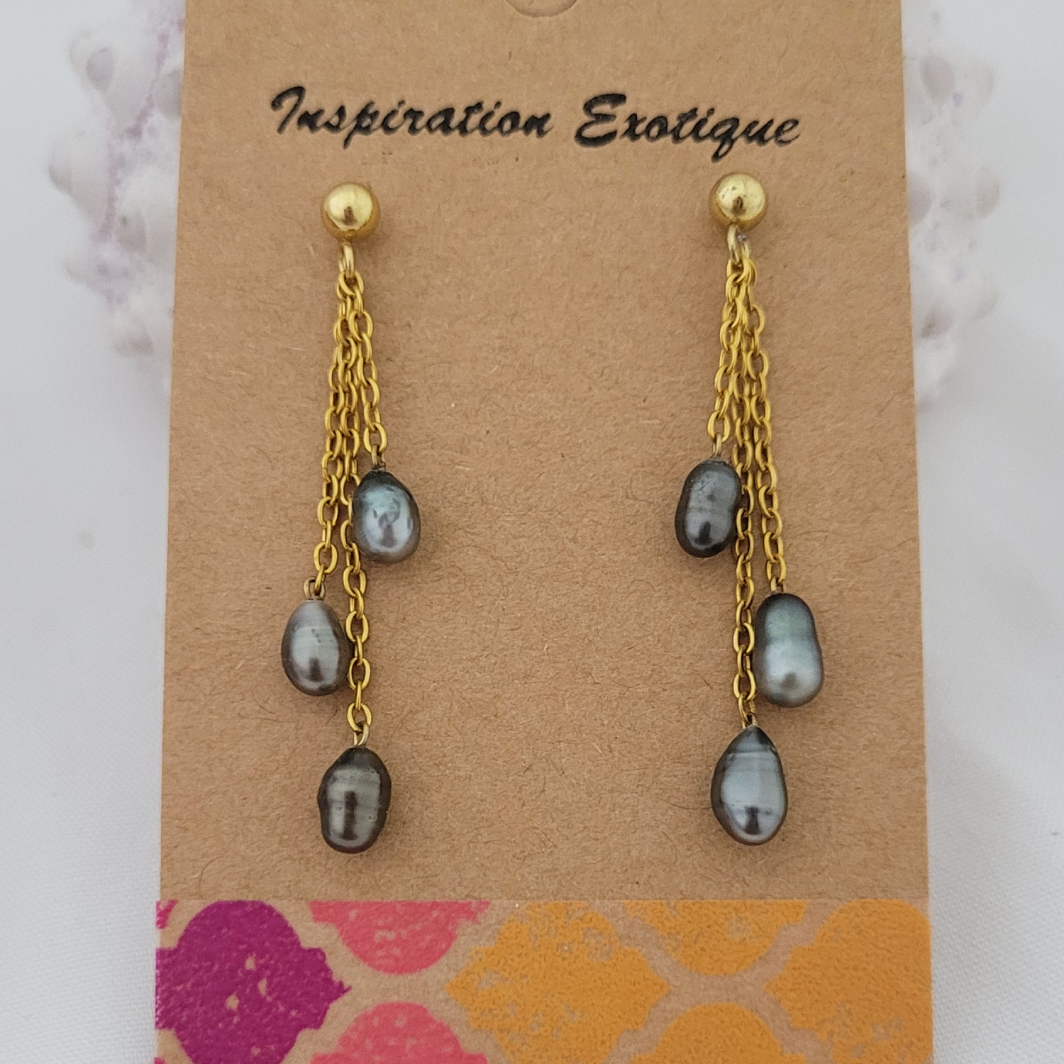 Boucles d'oreilles 3 chainettes avec keishis Tahiti – Image 4
