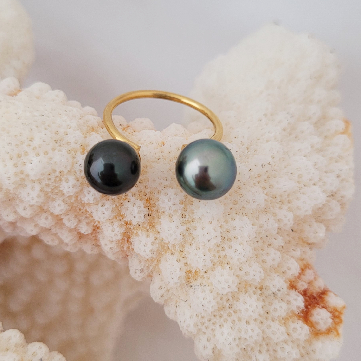 Bague Duo en acier inoxydable doré - 2 perles de Tahiti