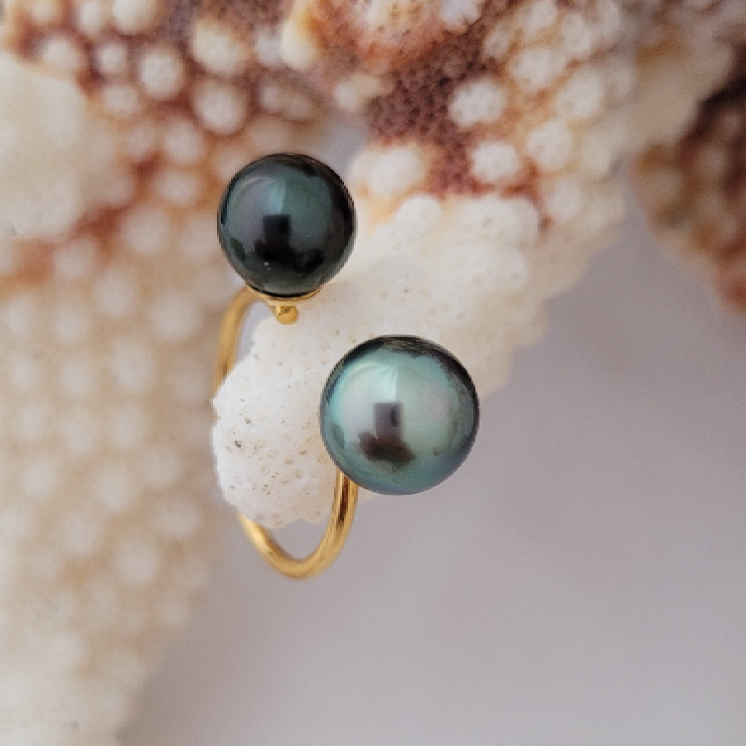 Bague Duo en acier inoxydable doré - 2 perles de Tahiti – Image 5
