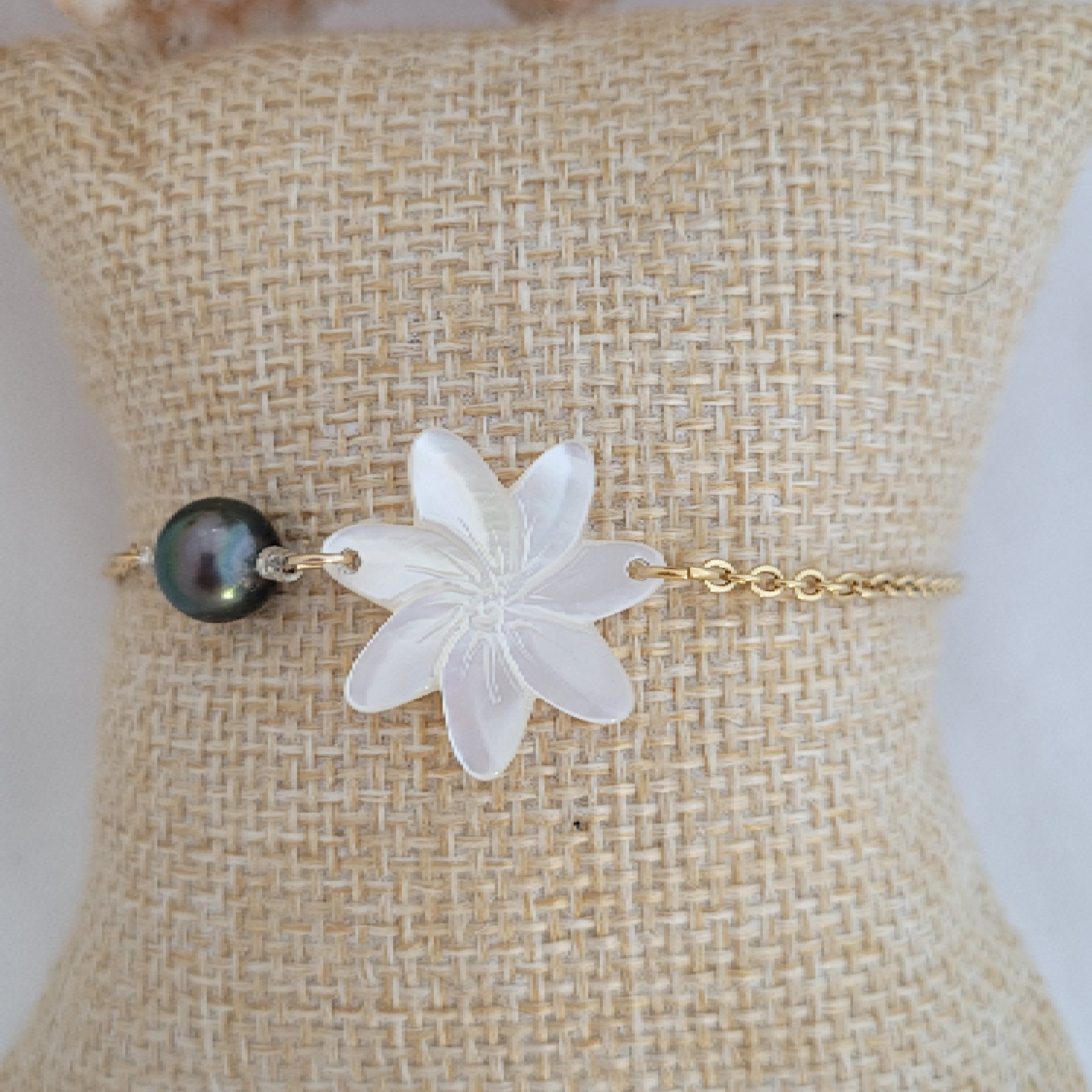Bracelet acier inoxydable doré avec nacre et perle de Tahiti – Image 13