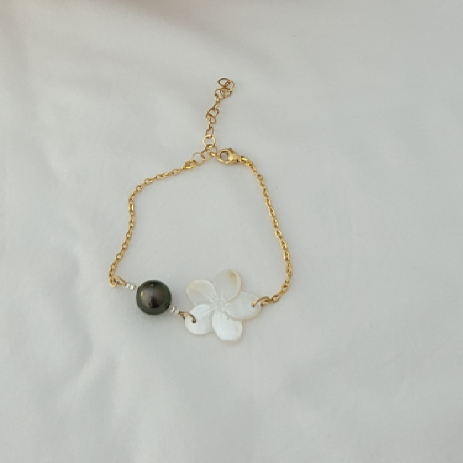 Bracelet acier inoxydable doré avec nacre et perle de Tahiti – Image 3