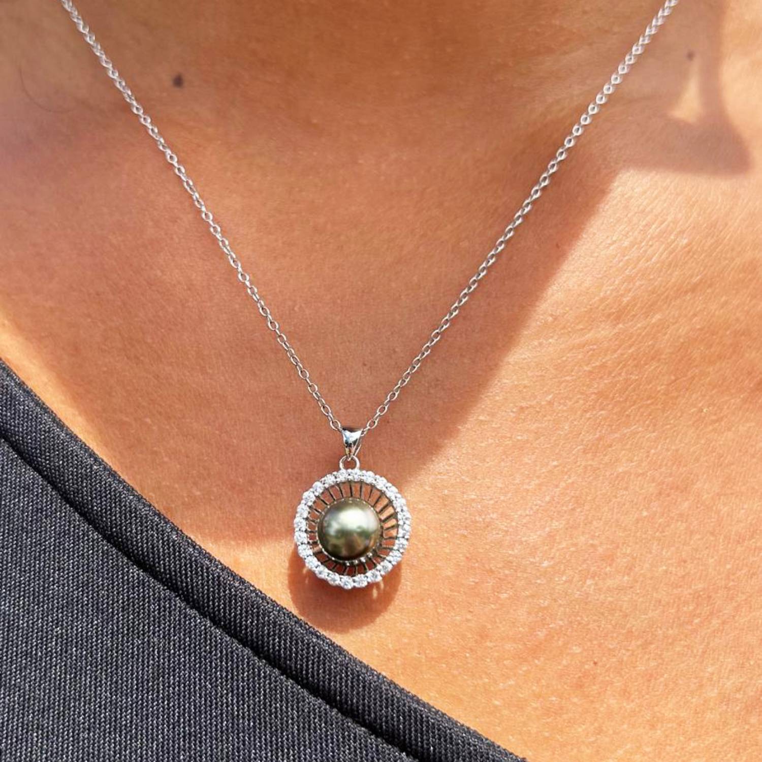 Collier en argent 925 demi-sphère avec perle de Tahiti
