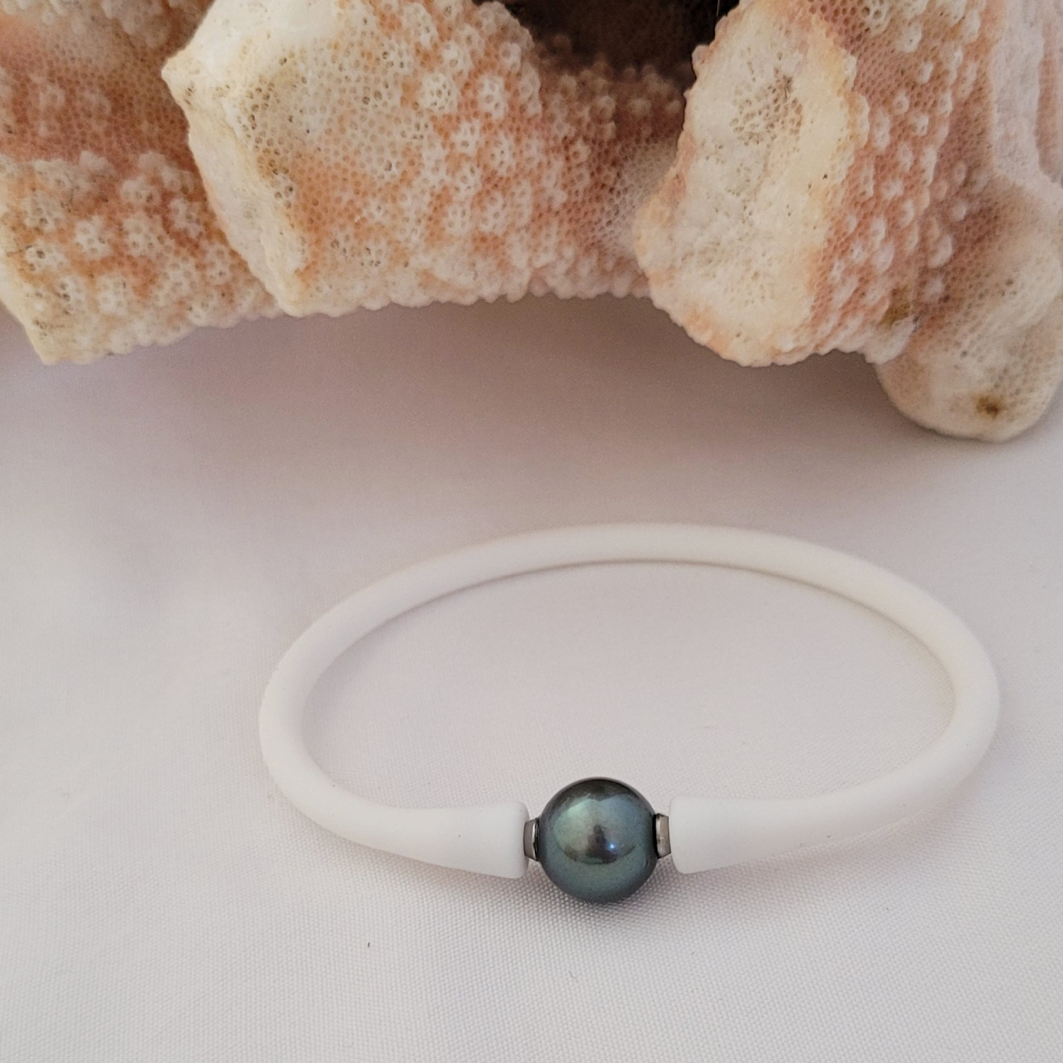 Bracelet silicone blanc avec perle de Tahiti – Image 4