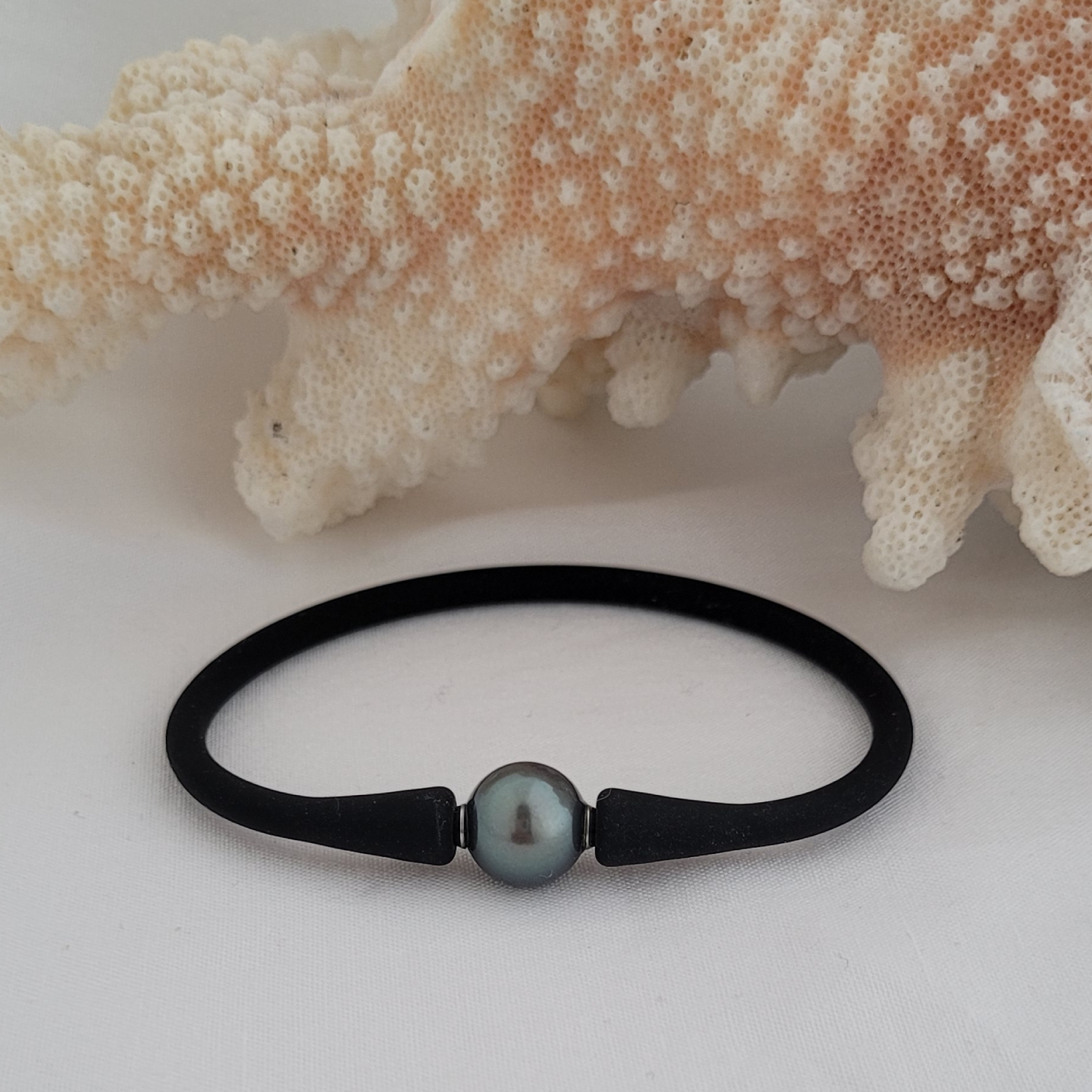 Bracelet silicone noir avec perle de Tahiti