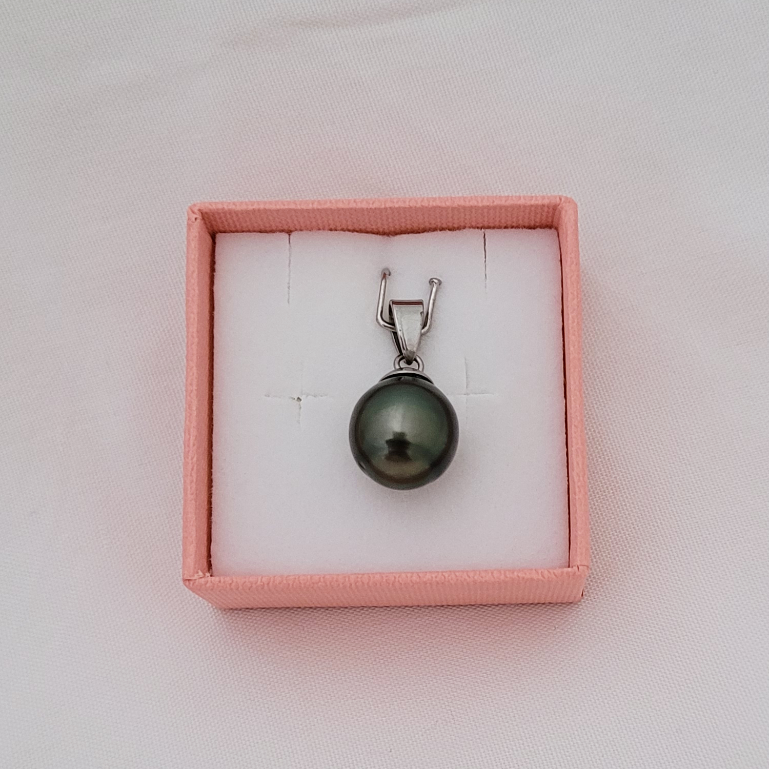 Pendentif bélière avec perle de Tahiti