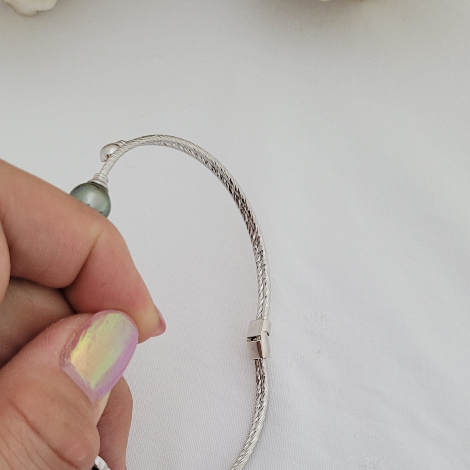 Bracelet Jonc en Argent 925 et Perles de Tahiti - Élégance et Raffinement – Image 5