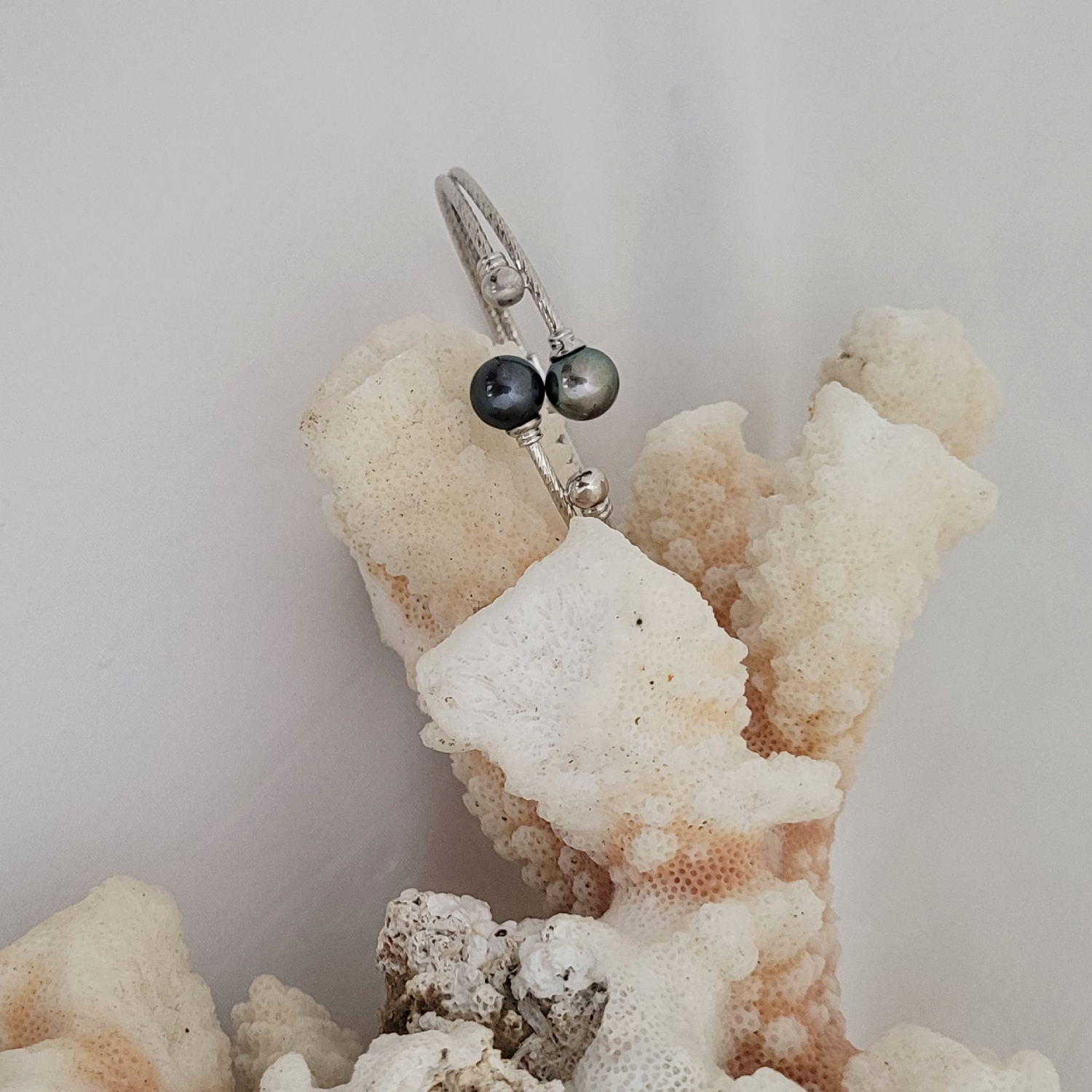 Bracelet Jonc en Argent 925 et Perles de Tahiti - Élégance et Raffinement – Image 9