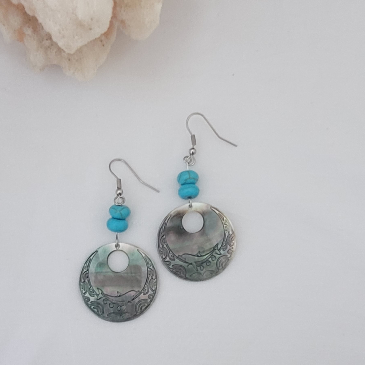 Boucles d'oreilles en nacre de Tahiti et Turquoise – Image 5