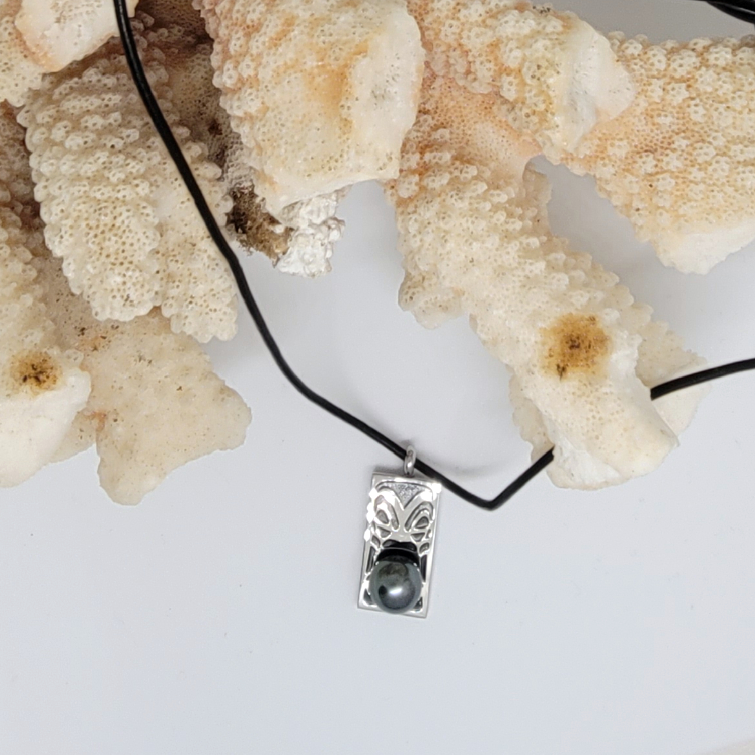 Collier en cuir avec plaque Tiki et perle de Tahiti – Image 3