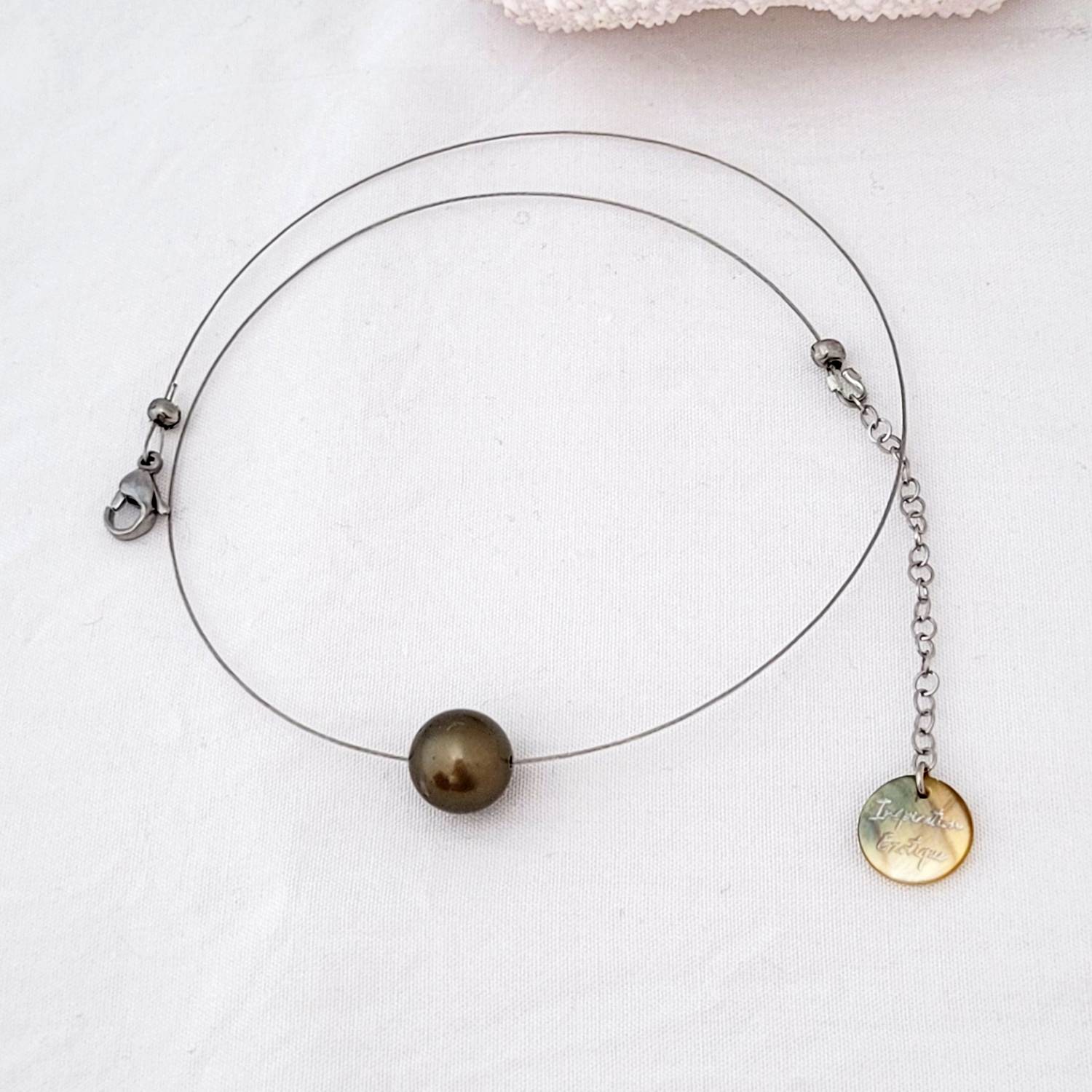 Collier câble gainé avec perle de Tahiti - Bijou élégant et tendance – Image 4