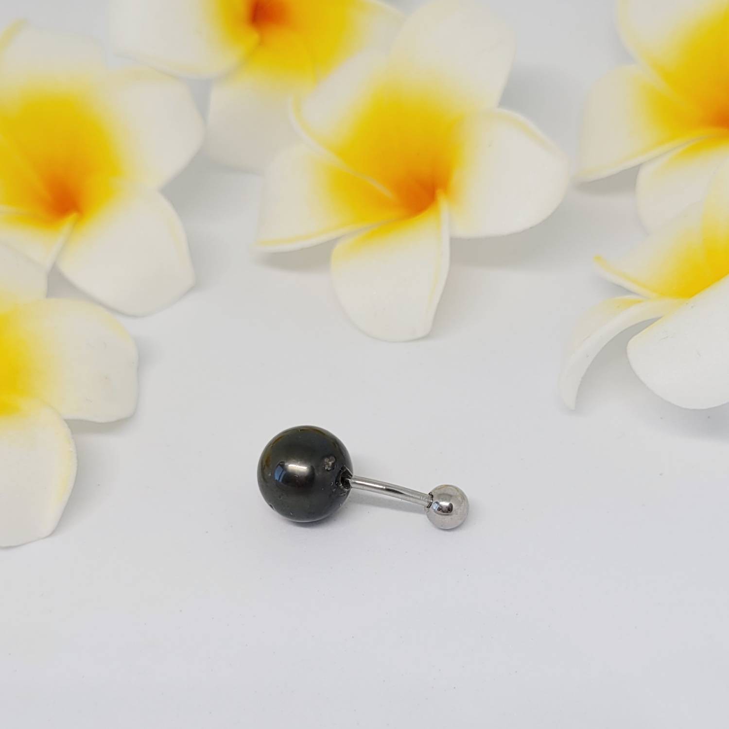 Piercing nombril avec perle de Tahiti – Image 4