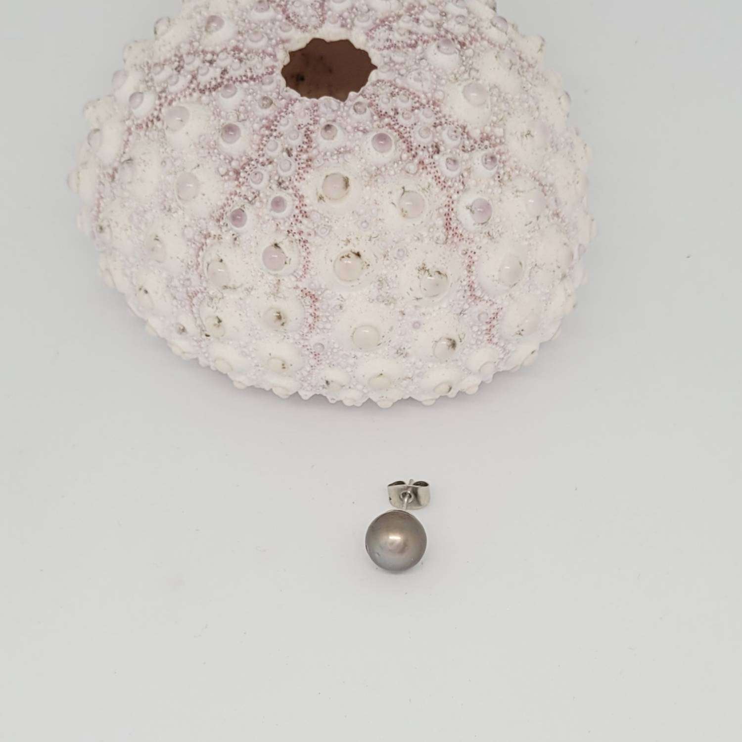 Boucle d'oreille "solo" perle de Tahiti (plusieurs modèles disponibles) – Image 4