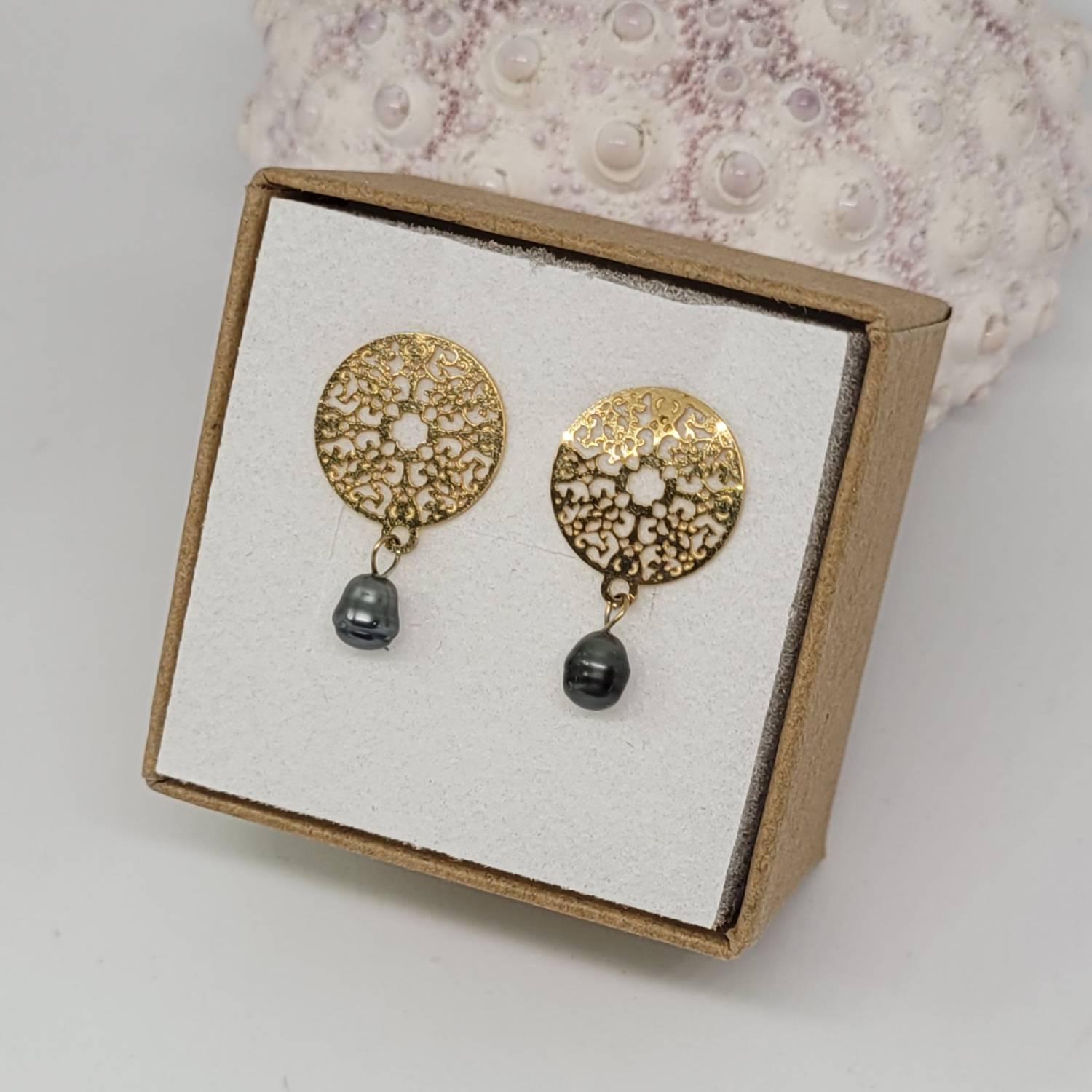 Boucles d'oreilles "soleil doré" avec keishis Tahiti
