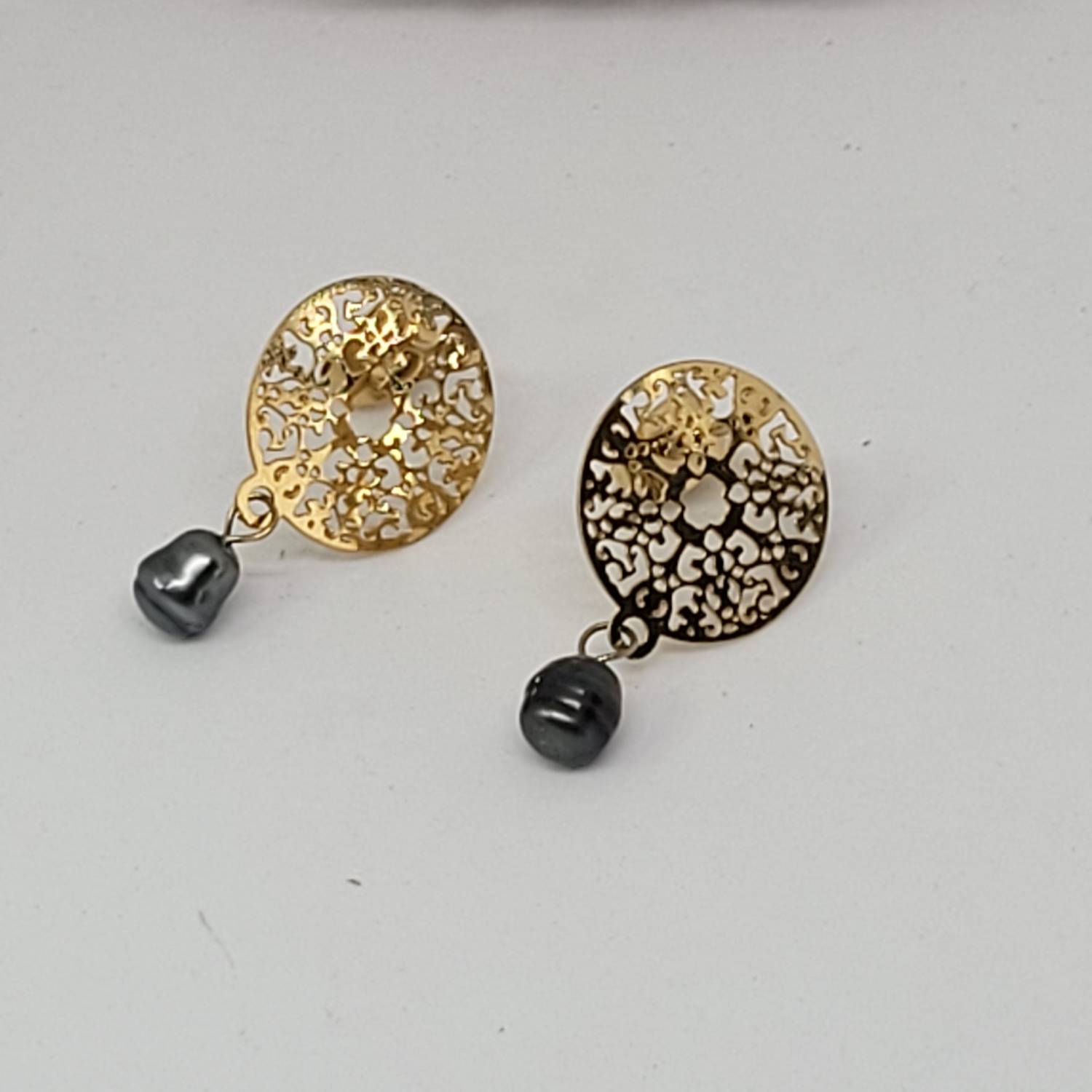 Boucles d'oreilles "soleil doré" avec keishis Tahiti – Image 4