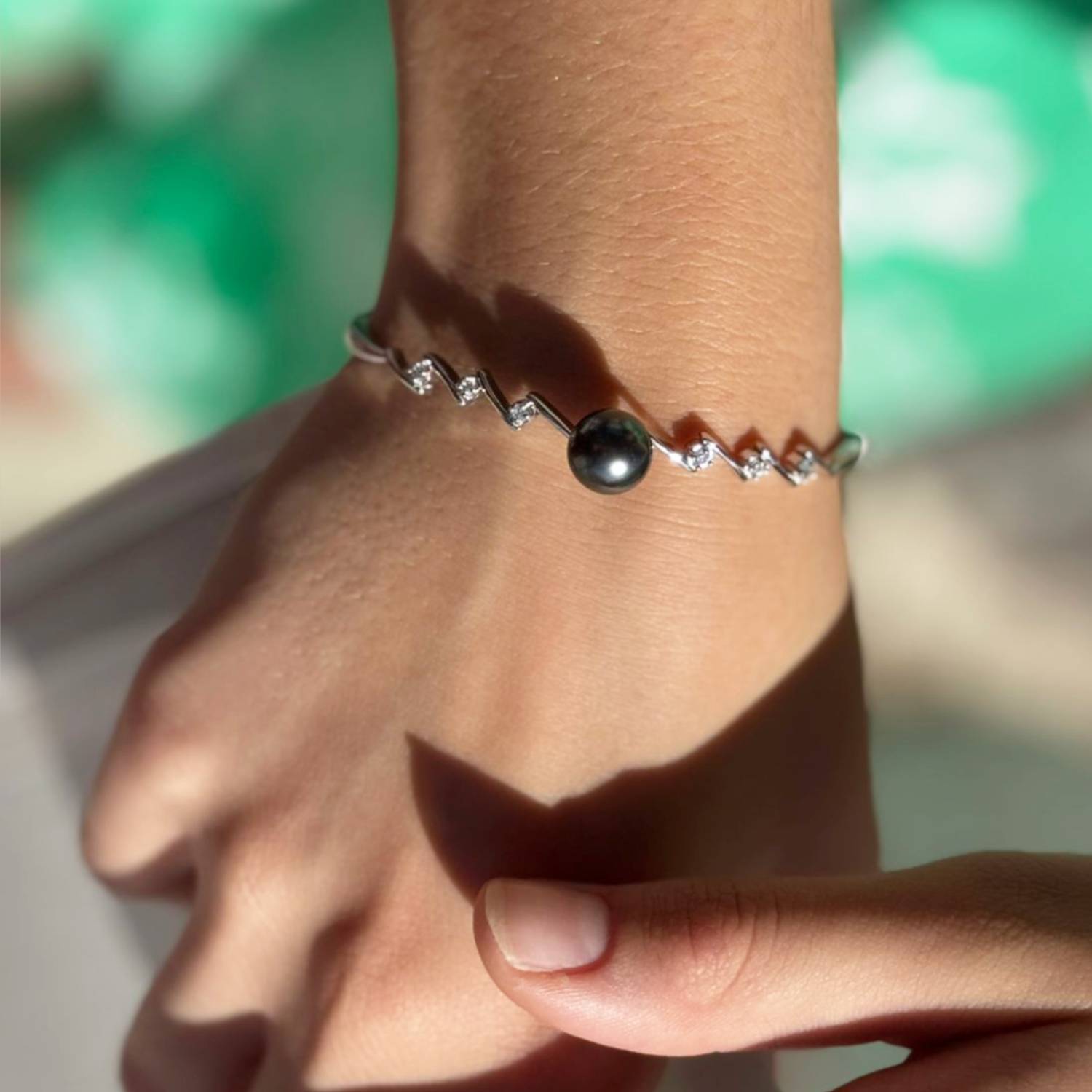 Bracelet jonc en argent avec Zircons et Perle de Tahiti – Image 7